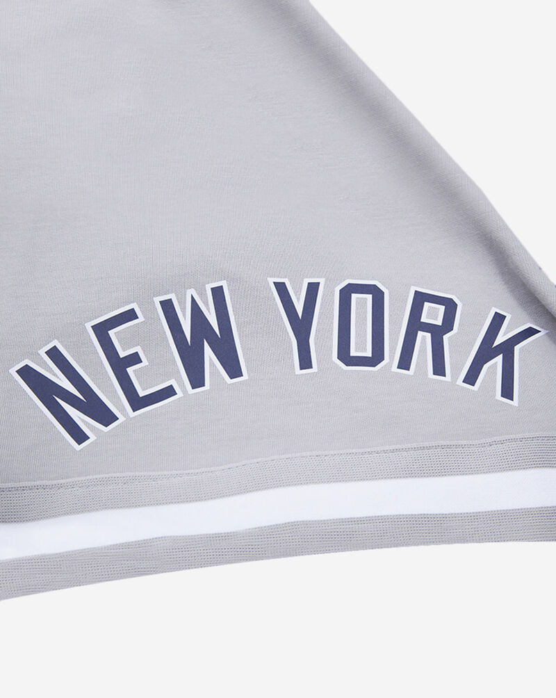 PRO STANDARD New York Yankees Classic Chenille Double Knit Short  LNY331606-GRY Grey 4