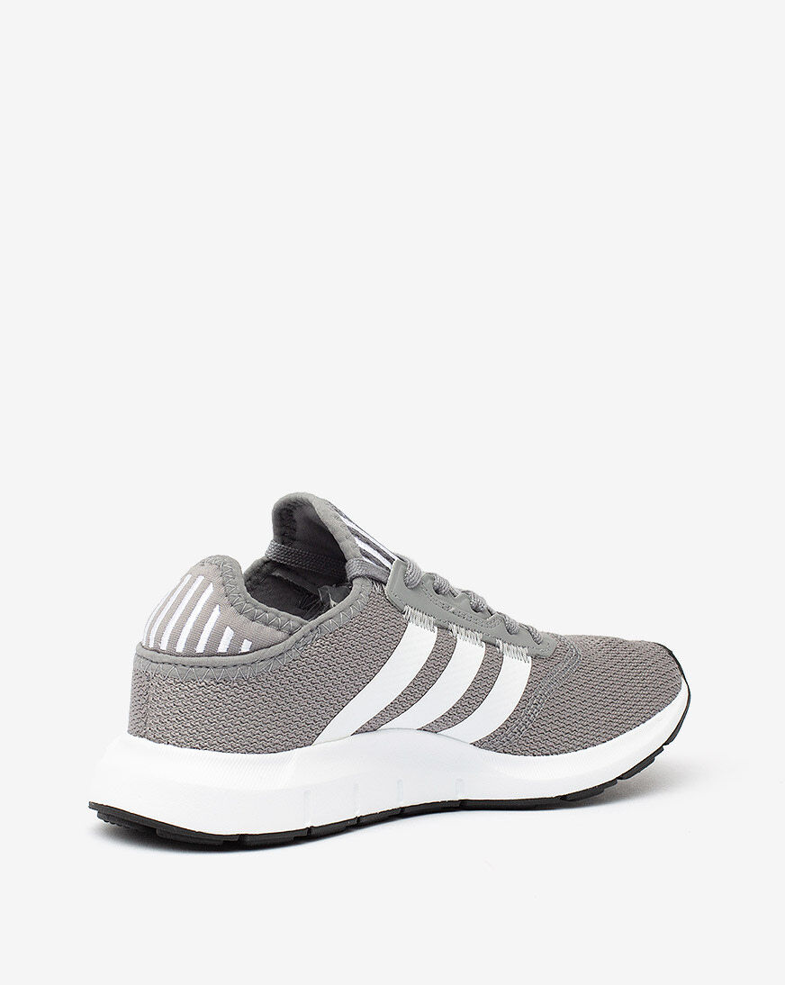 adidas swift run snipes