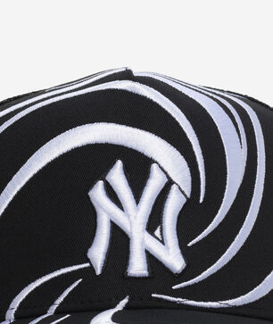 New York Yankees Pro Pinch Swirl Snapback Hat