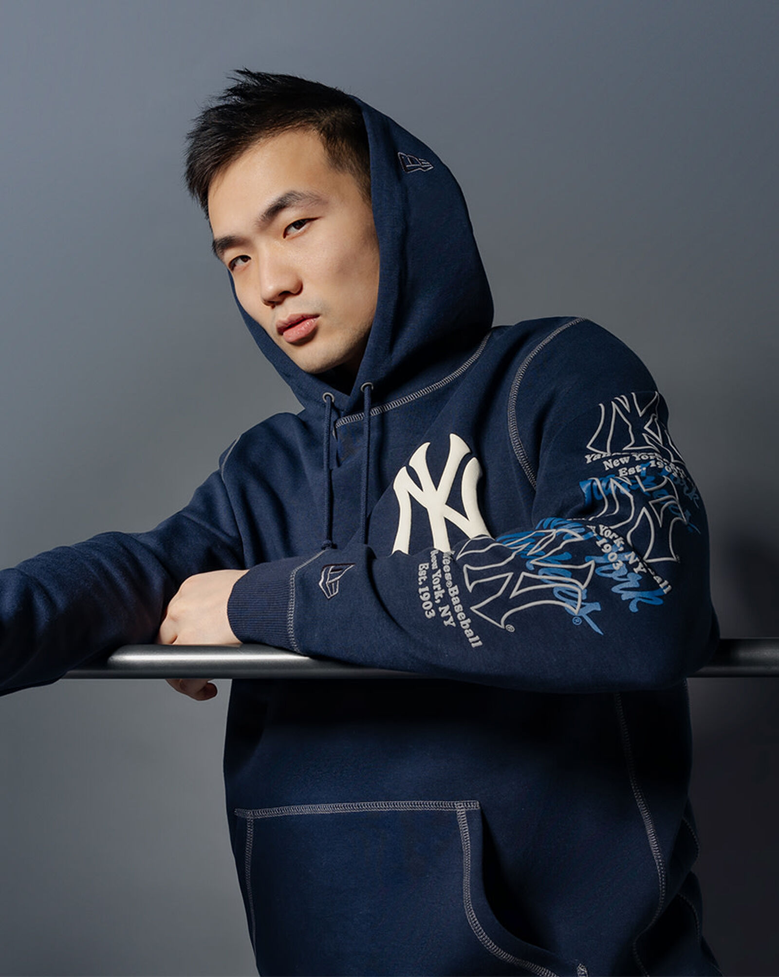 Shop New Era New York Yankees Team Split Hoodie 60297335 blue | SNIPES USA