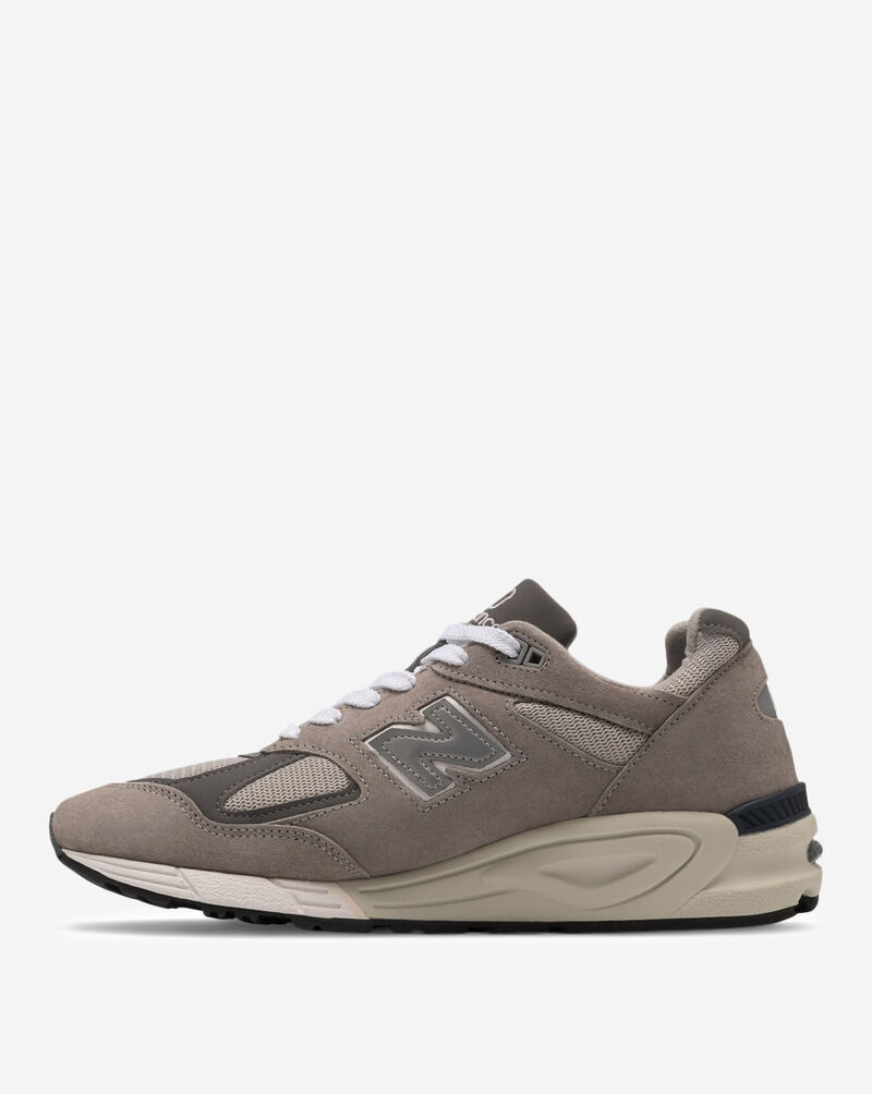Shop New Balance 990v2 M990GY2 grey | SNIPES USA 
