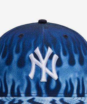 59Fifty New York Yankees Flames Fitted Hat
