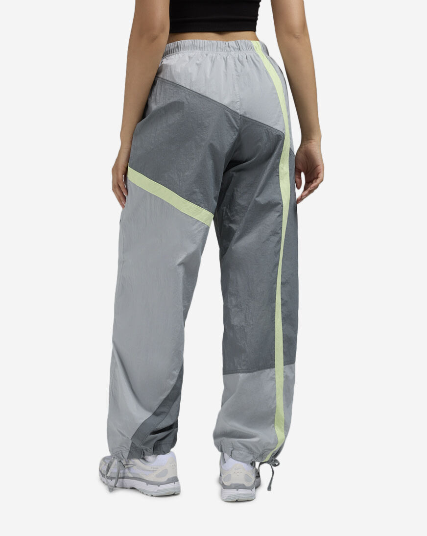 Shop Nike Woven Street Pants HJ4178-084 grey | SNIPES USA