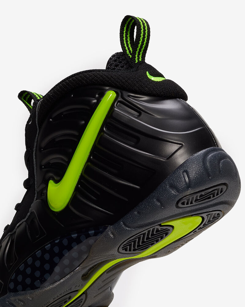 Nike Big Kids' Air Foamposite Pro IQ7230-001 Black 8