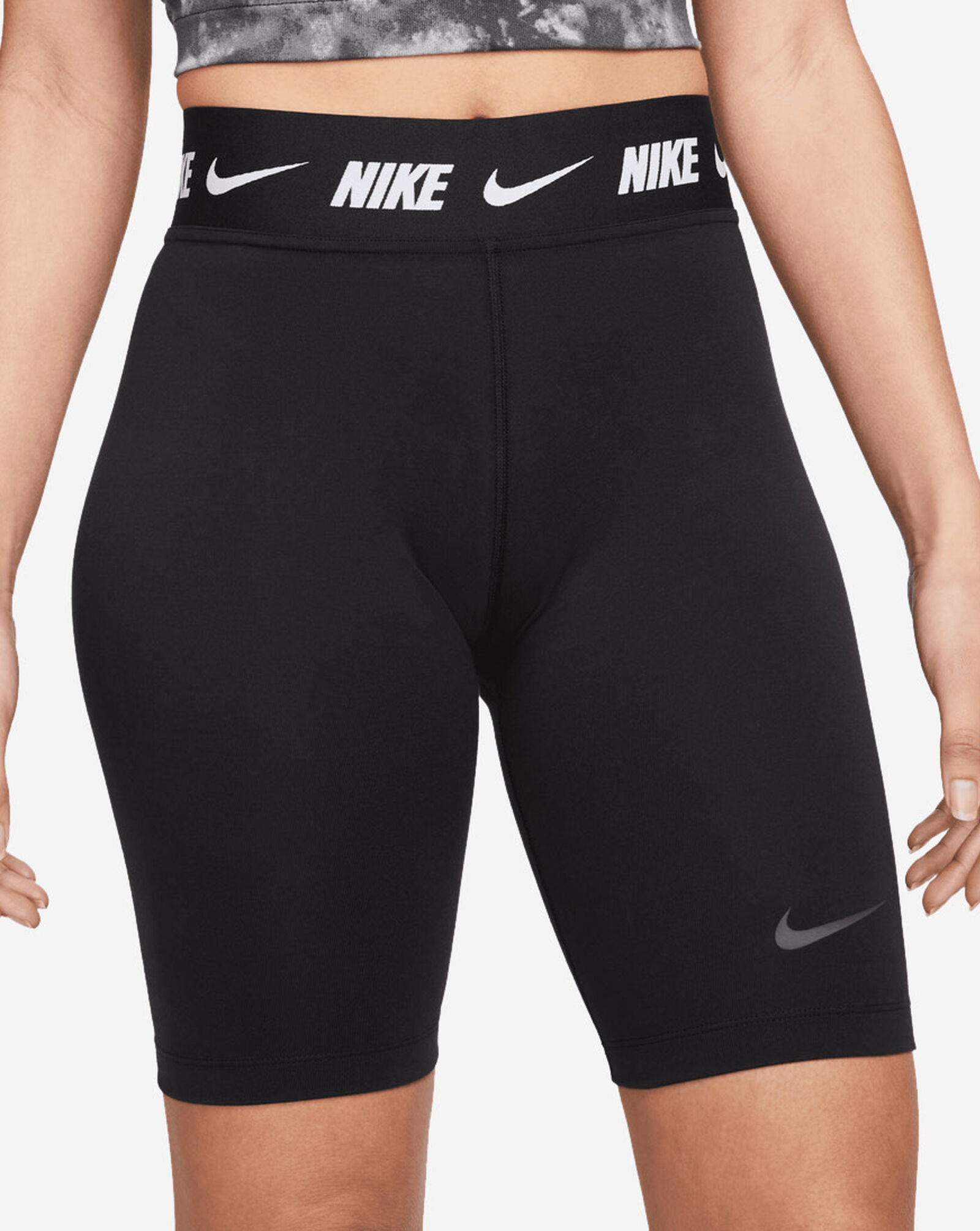 short nike tights