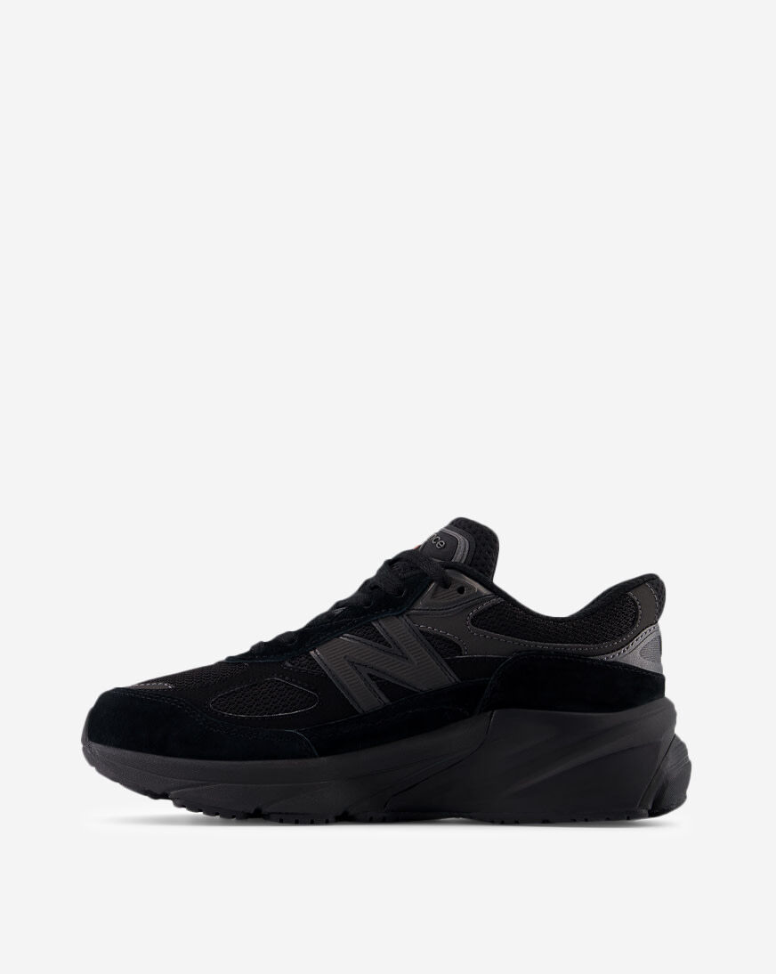 Shop New Balance Grade School 990v6 GC990BB6 black | SNIPES USA