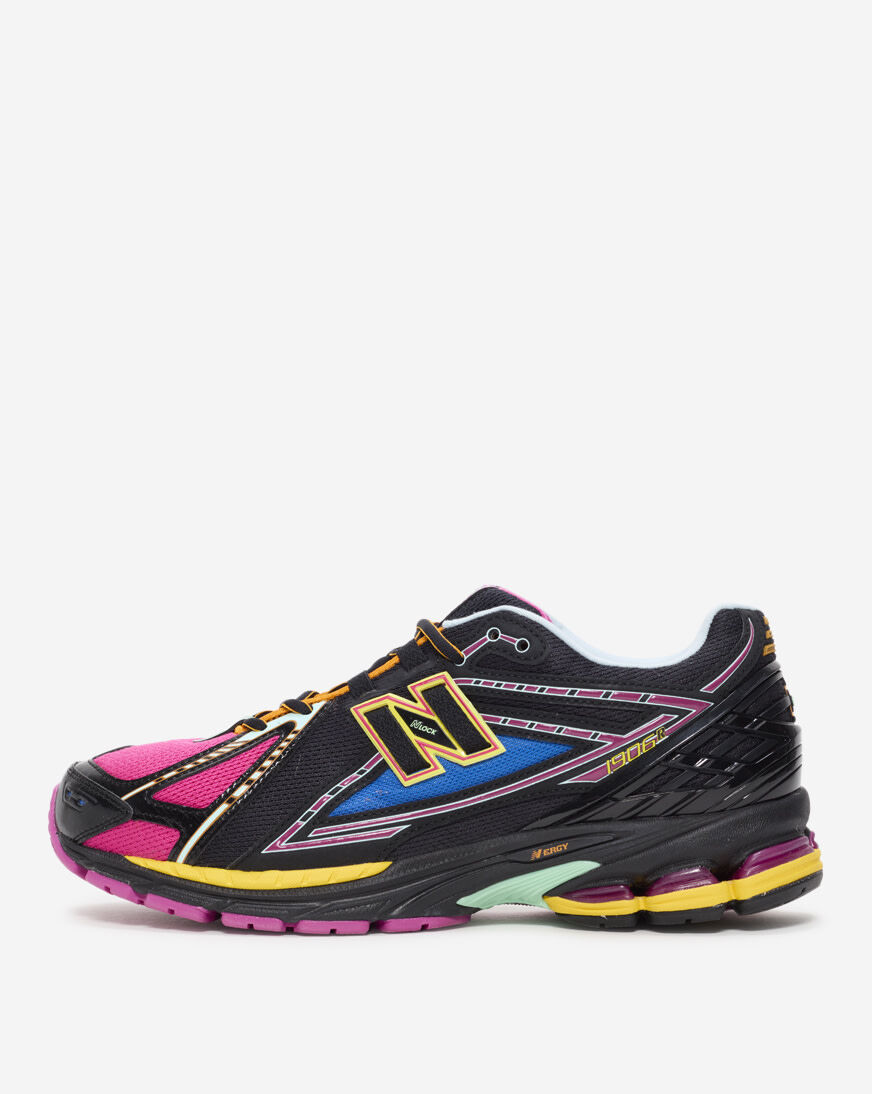 Shop New Balance 1906R M1906RCP black | SNIPES USA
