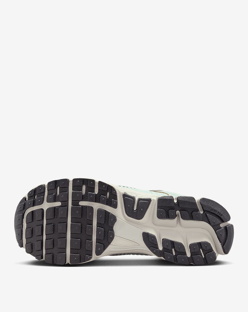 Nike Zoom Vomero 5 FN6742-001 Grey 4