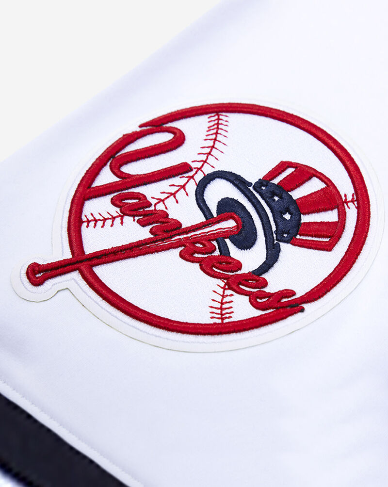 PRO STANDARD New York Yankees Short Sleeve Classic Chenille Double Knit Tee LNY131891-WHT White 4