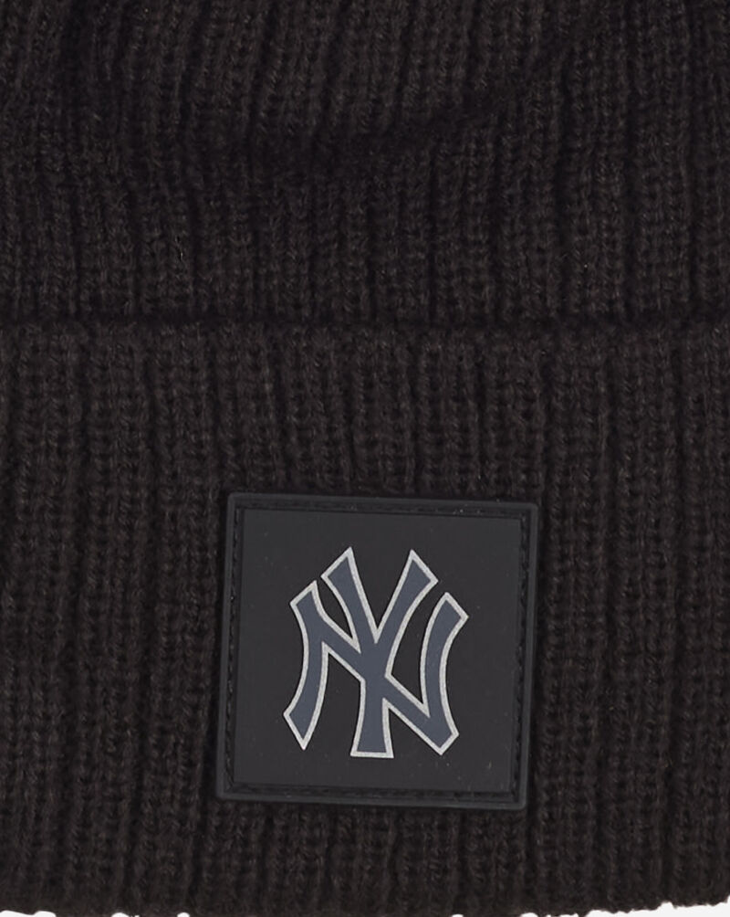 New Era New York Yankees Rubberized Knit Beanie 60833855 Black 2