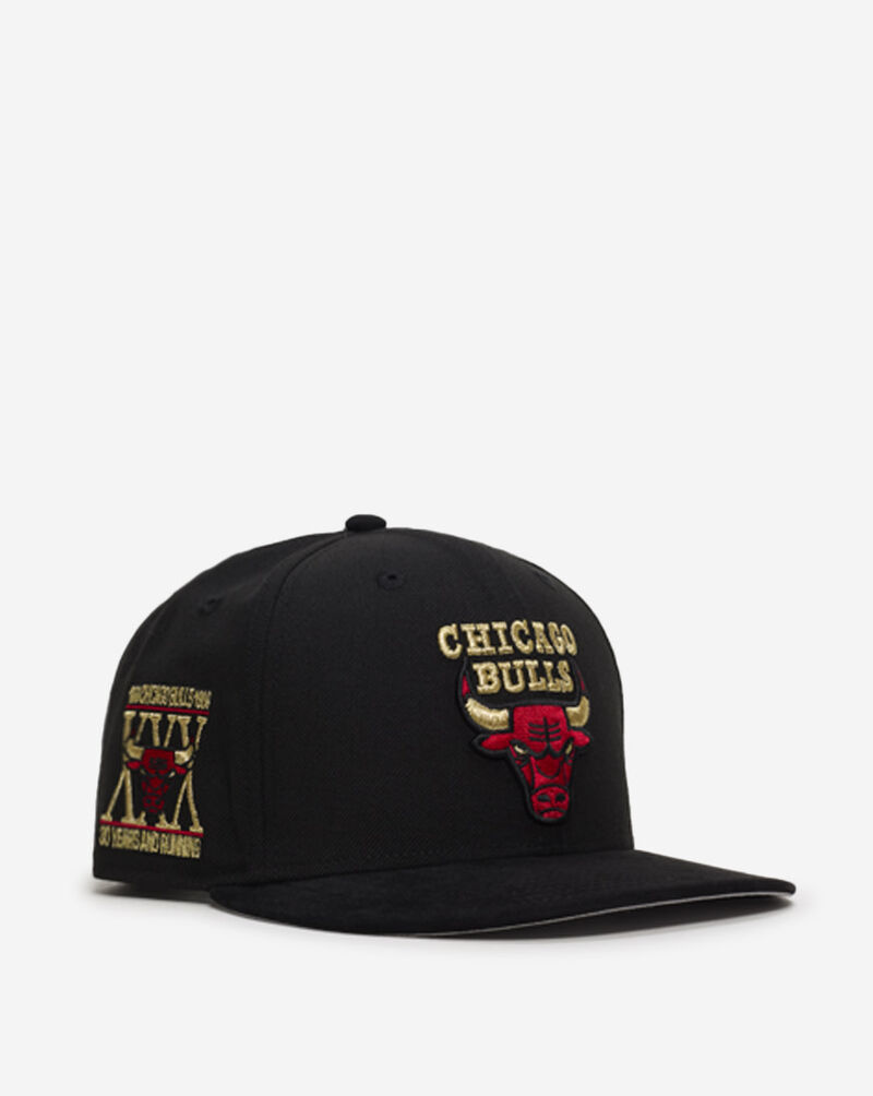 New Era 9Fifty Chicago Bulls Metallic Snapback Hat 60914435 Black 1