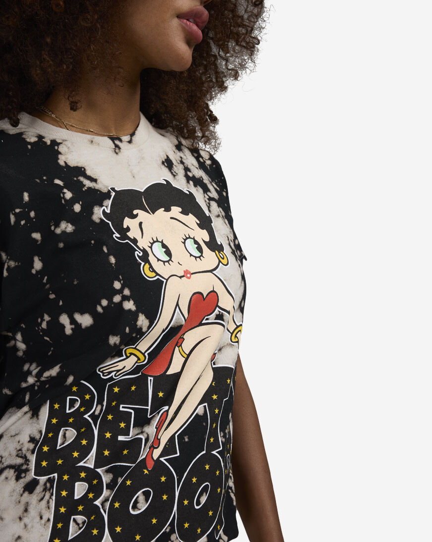 Shop Graphic Tees Betty Boop Tie-dye Tee GBB2020XX black | SNIPES USA