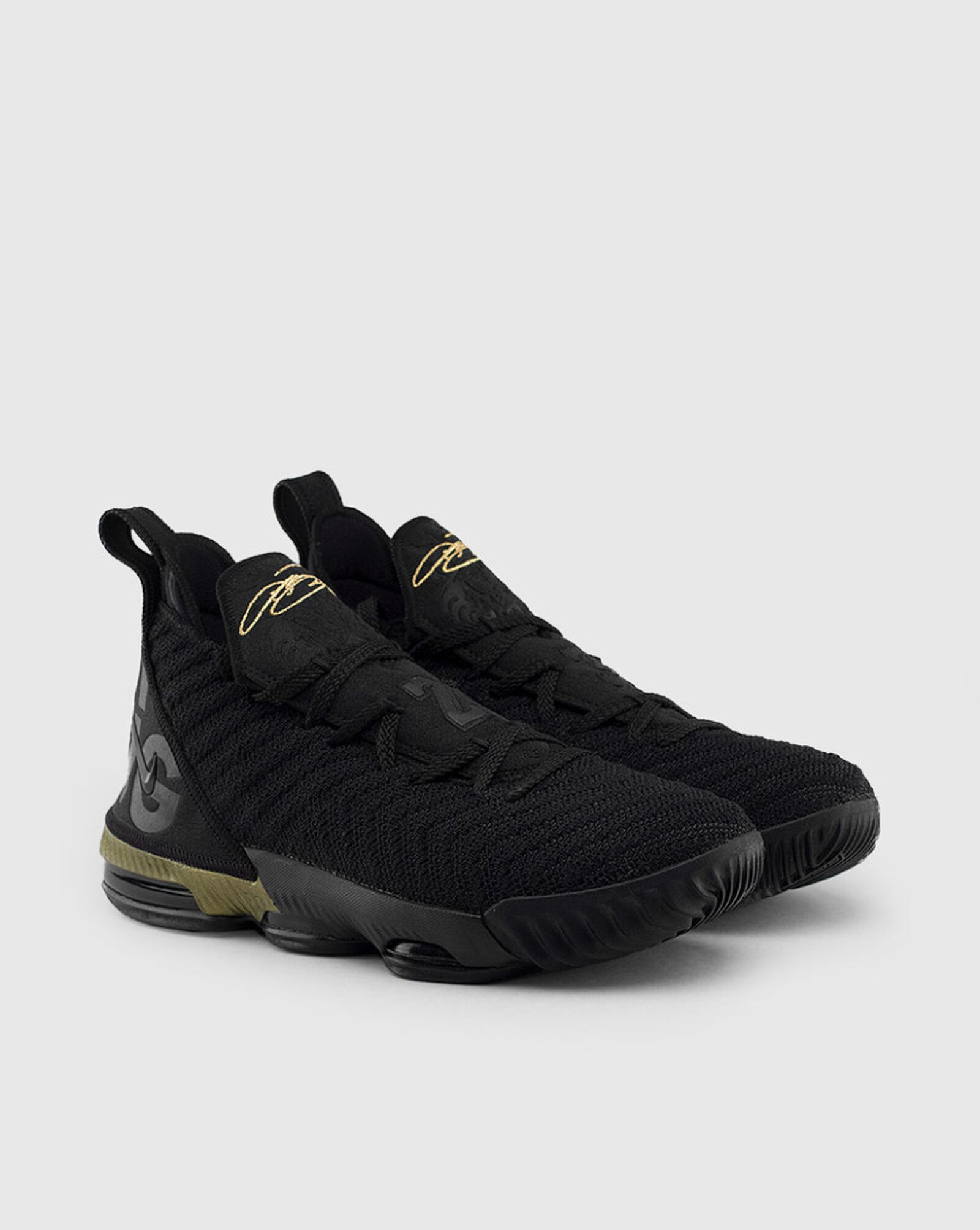 Ongewijzigd duisternis Verkeersopstopping Shop Nike Grade School Lebron 16 "I'M King" AQ2465-007 black | SNIPES USA