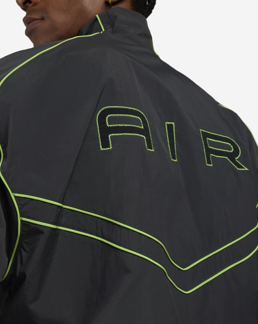 Shop Nike Air Windrunner Track Jacket IF1288-060 black | SNIPES USA