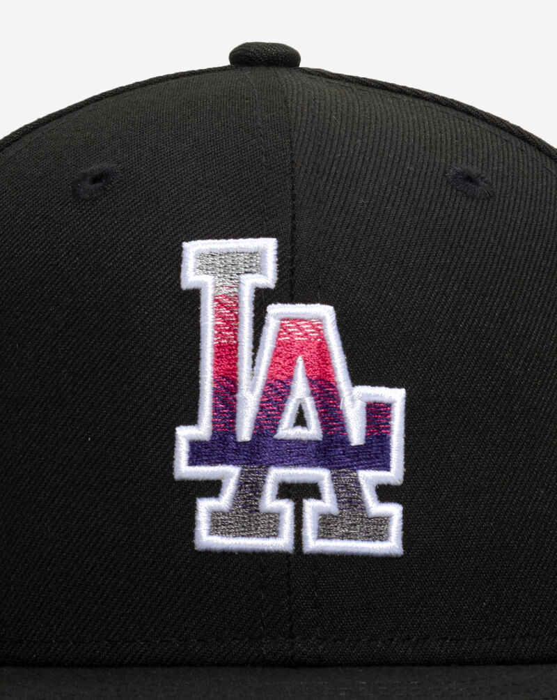 New Era 59Fifty Los Angeles Dodgers Gradient Logo Fitted Hat 71050278 Black 2