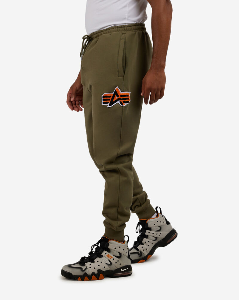 Alpha Industries Graphic Essential Joggers MBA53500C1-GRN Green 2