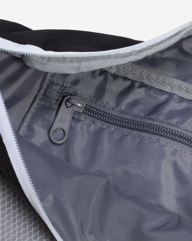 New Balance Core Performance LG Waist Bag LAB21021 Black 4