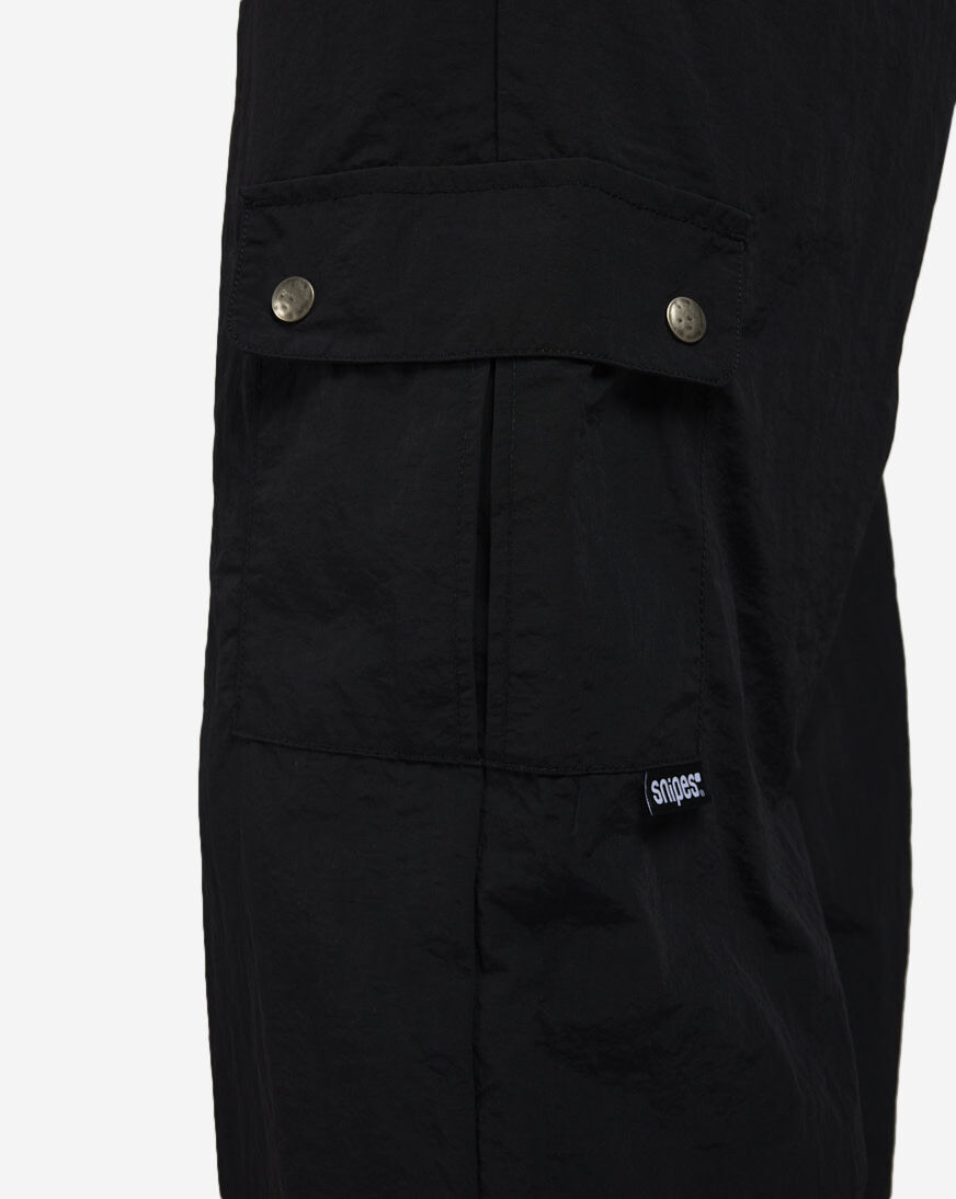 Shop SNIPES Nylon Cargo Pants FW25MF014-001 black | SNIPES USA