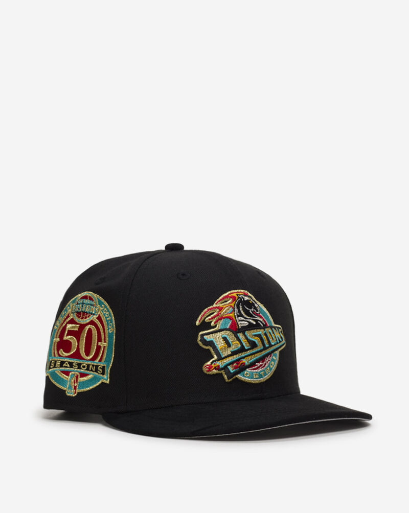 New Era 9Fifty Detroit Pistons Metallic Snapback Hat 60914436 Black 1