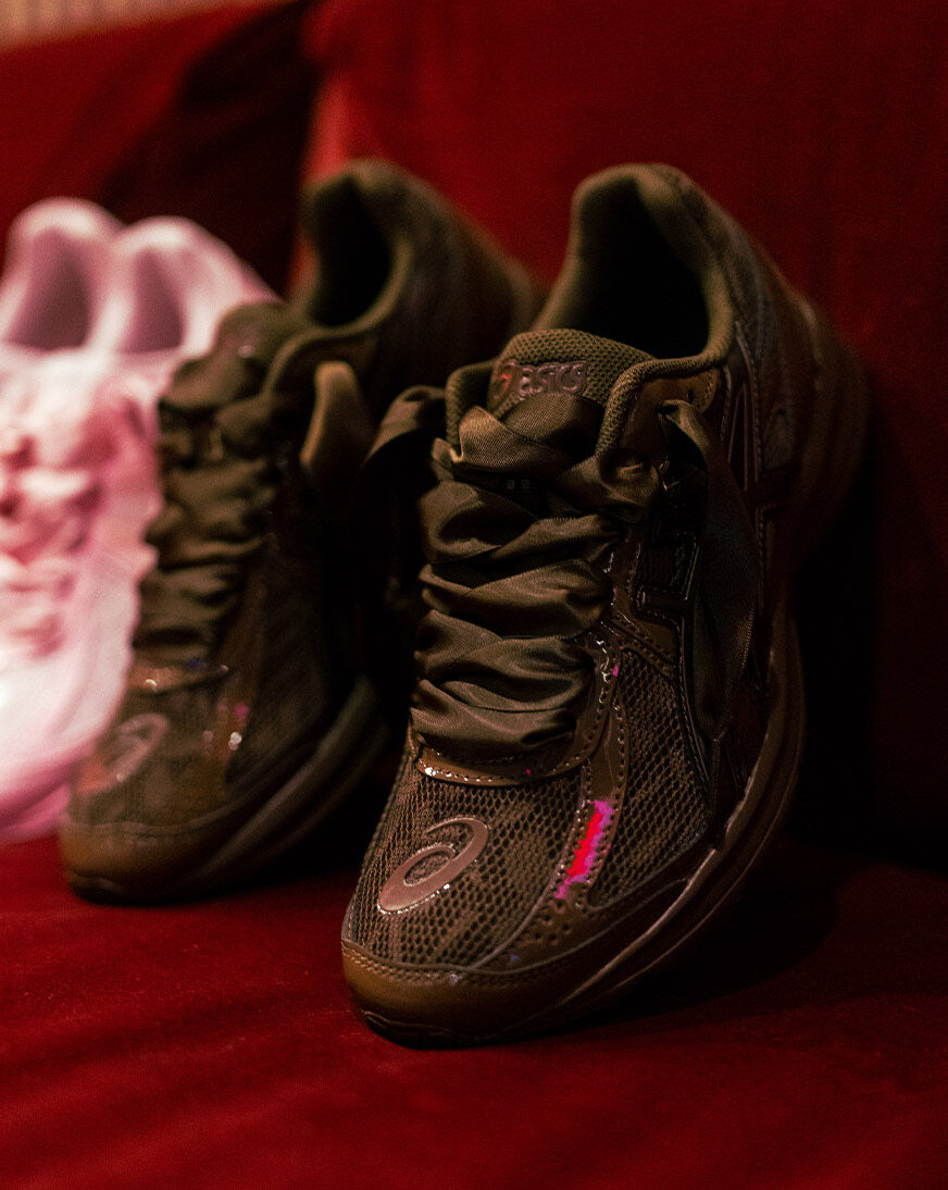 Shop Asics GEL-JOG 100S 1203B043-200 brown | SNIPES USA
