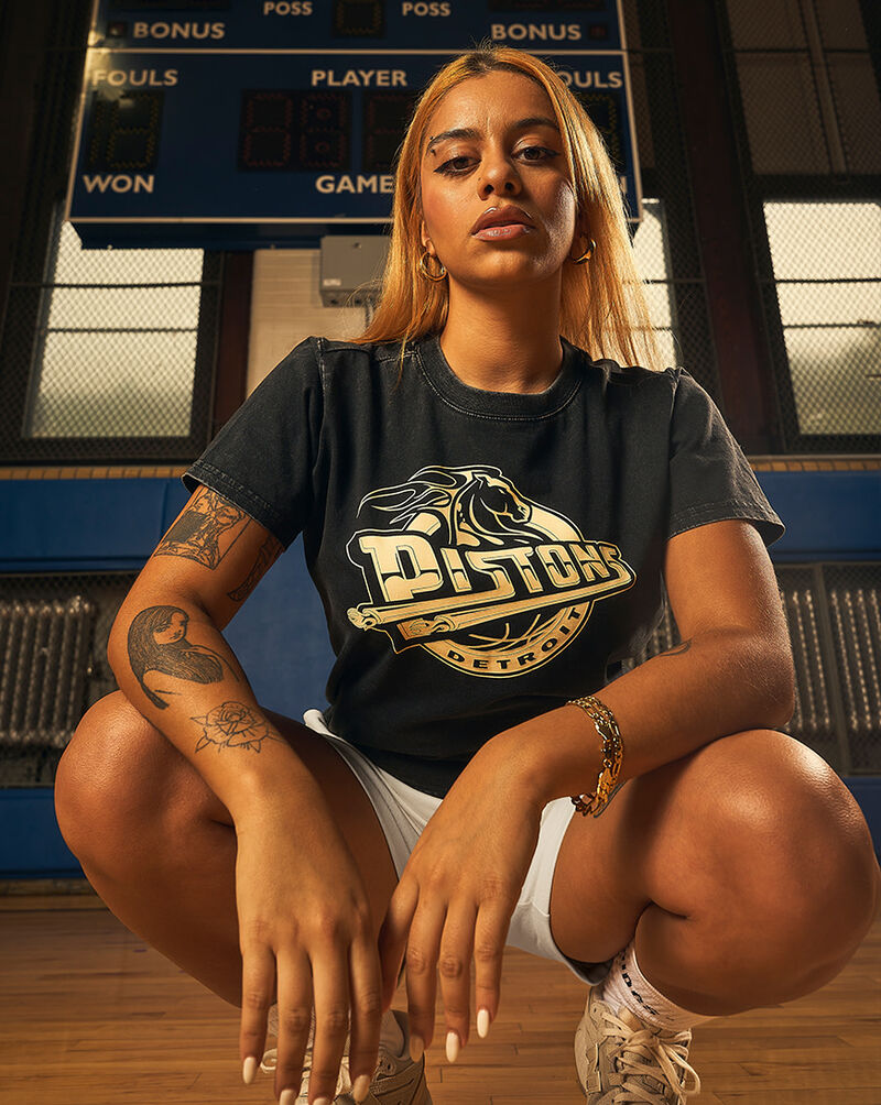 Mitchell  Ness Detroit Pistons Boxy Tee TP8488-DPIBLCK Black 4