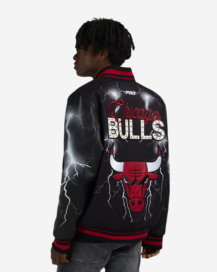 Shop PRO STANDARD Chicago Bulls Lightning Jacket BCB6517150-BRK
