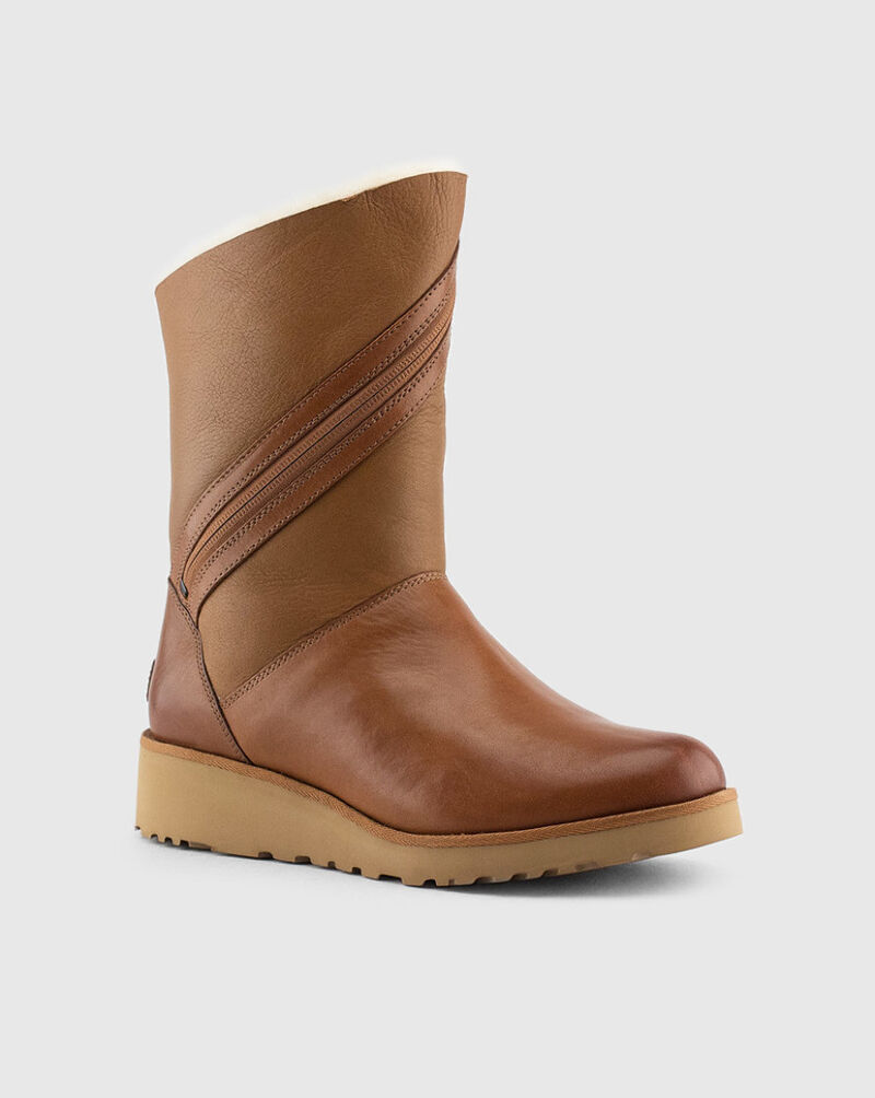 ugg lorna boot coconut shell