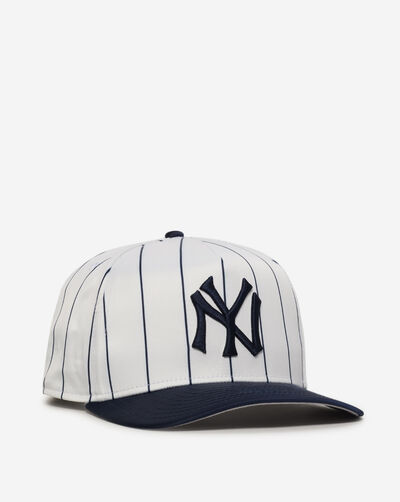 9Fifty New York Yankees Satin Pinstripe Snapback Hat