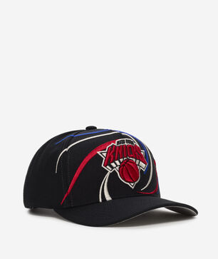 New York Knicks Pro Pinch Swirl Snapback Hat