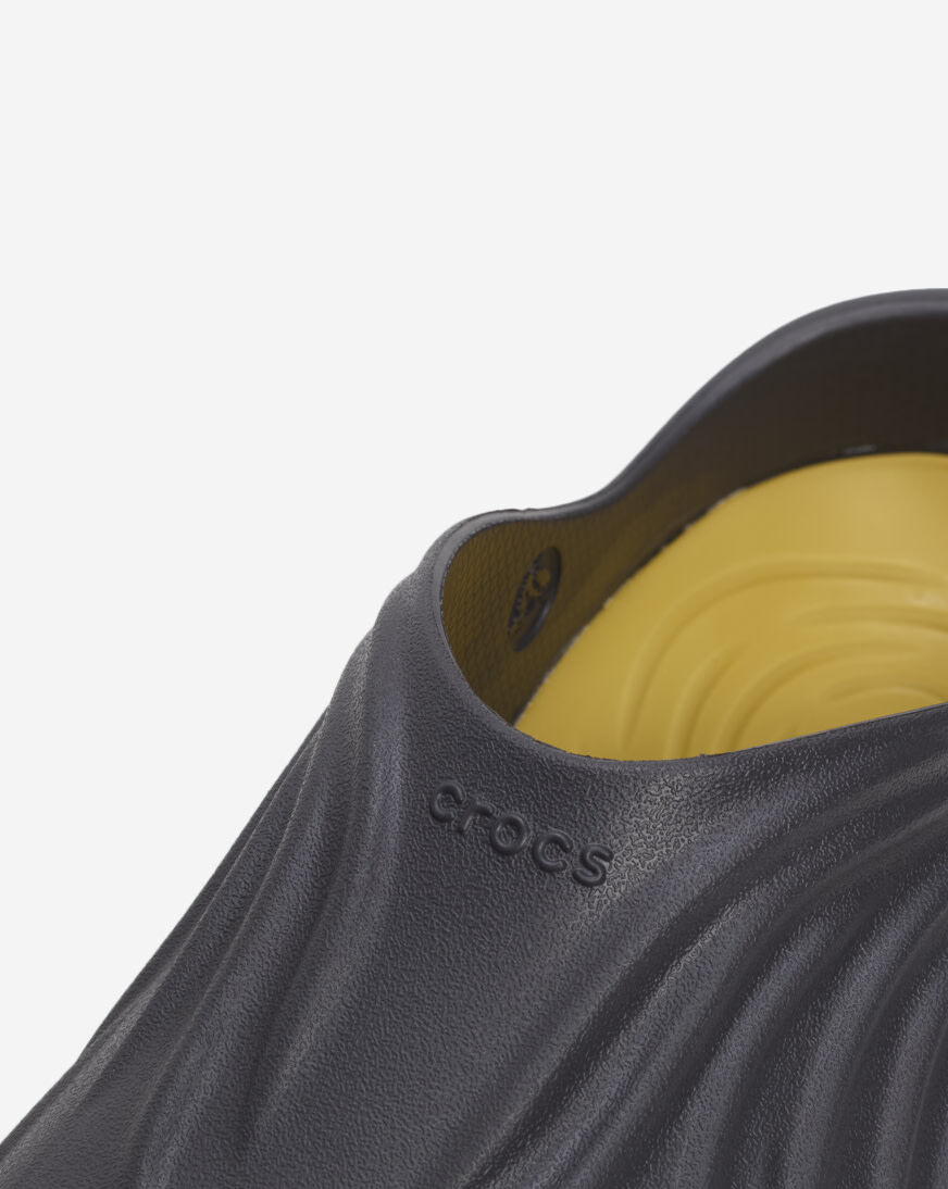 Shop Crocs Echo Wave 210251-0LD black | SNIPES USA