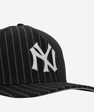 9Forty New York Yankees A-Frame Dotted Pinstripe Energy Snapback Hat 
