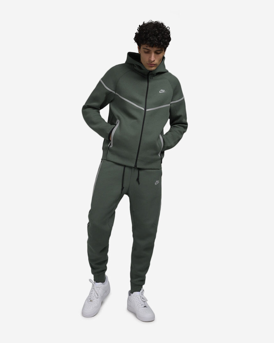 人気絶頂 Shop Nike Tech Windrunner Fleece Reflective Full-Zip Jacket ジャケット・アウター