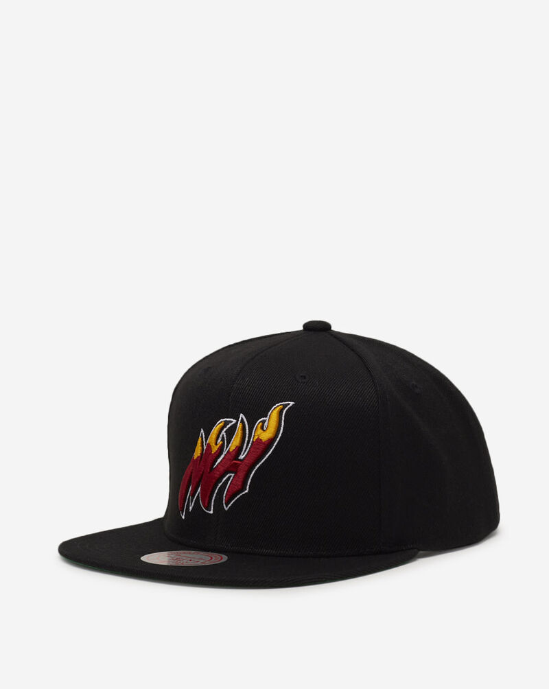 Mitchell & Ness Miami Heat Core Basics Snapback 6HSSJS19079-MHEBLCK Black 3