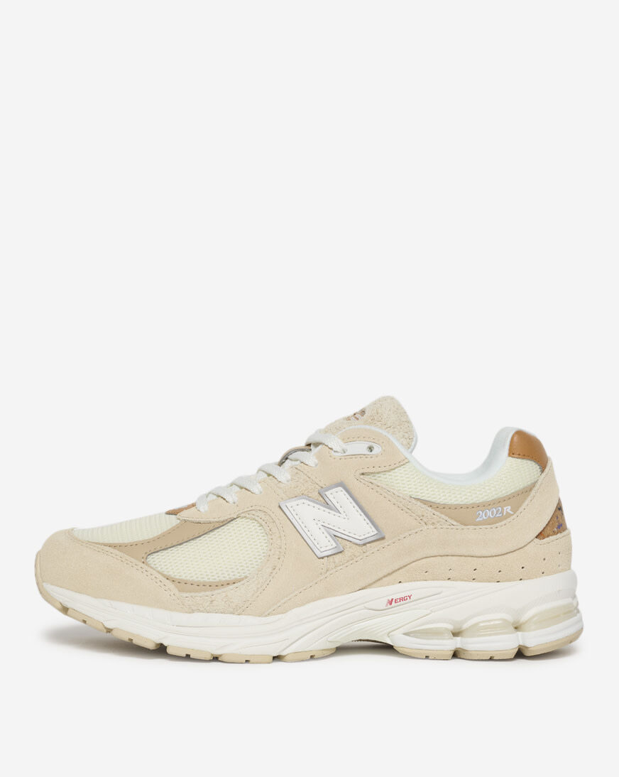 【New Balance】 正規品★ 2002R Beige (23~29cm) New Balance 2002R Lunar New Year Grey Beige Concrete