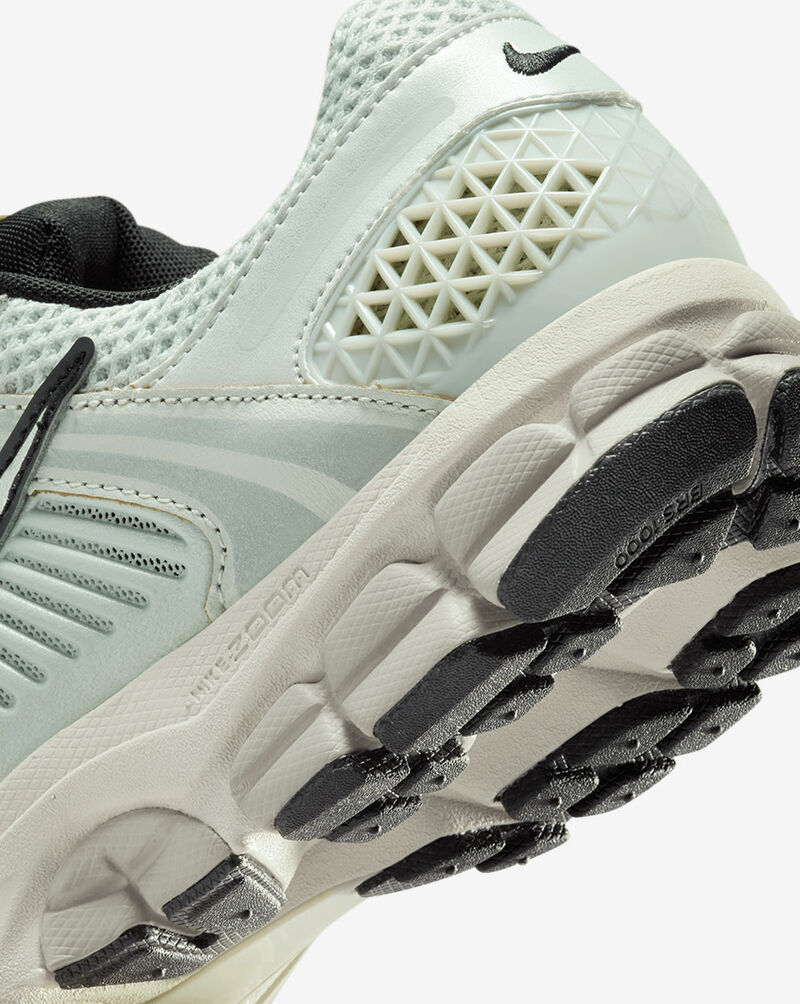 Nike Zoom Vomero 5 FN6742-001 Grey 6