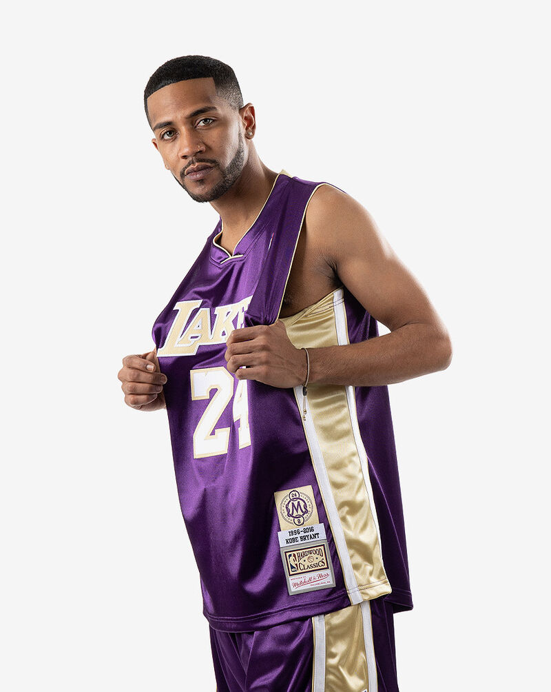 Mitchell & Ness Los Angeles Lakers HOF Kobe Bryant Authentic Jersey AJY4CP20022-LALPURP96KBR Purple 2