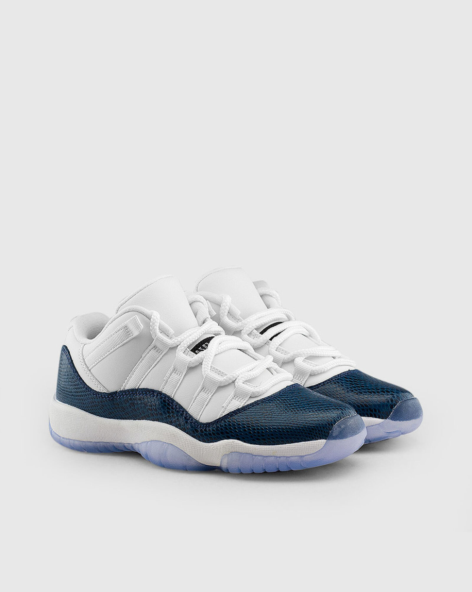 Retro 11 jordans grade school clearance