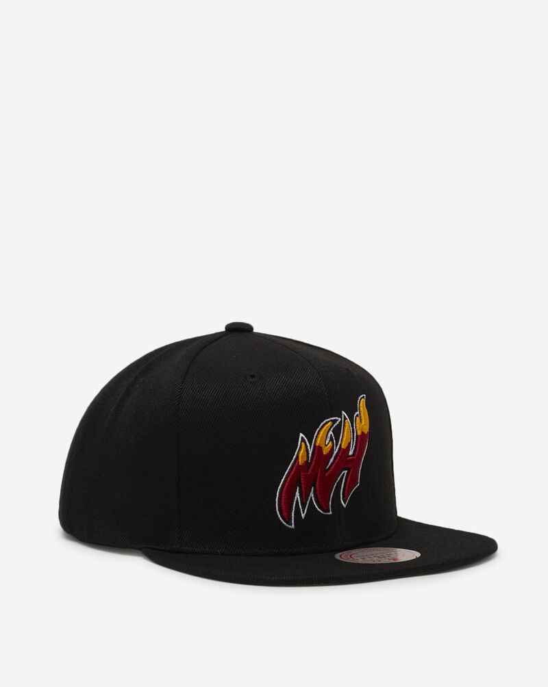 Mitchell & Ness Miami Heat Core Basics Snapback 6HSSJS19079-MHEBLCK Black 1