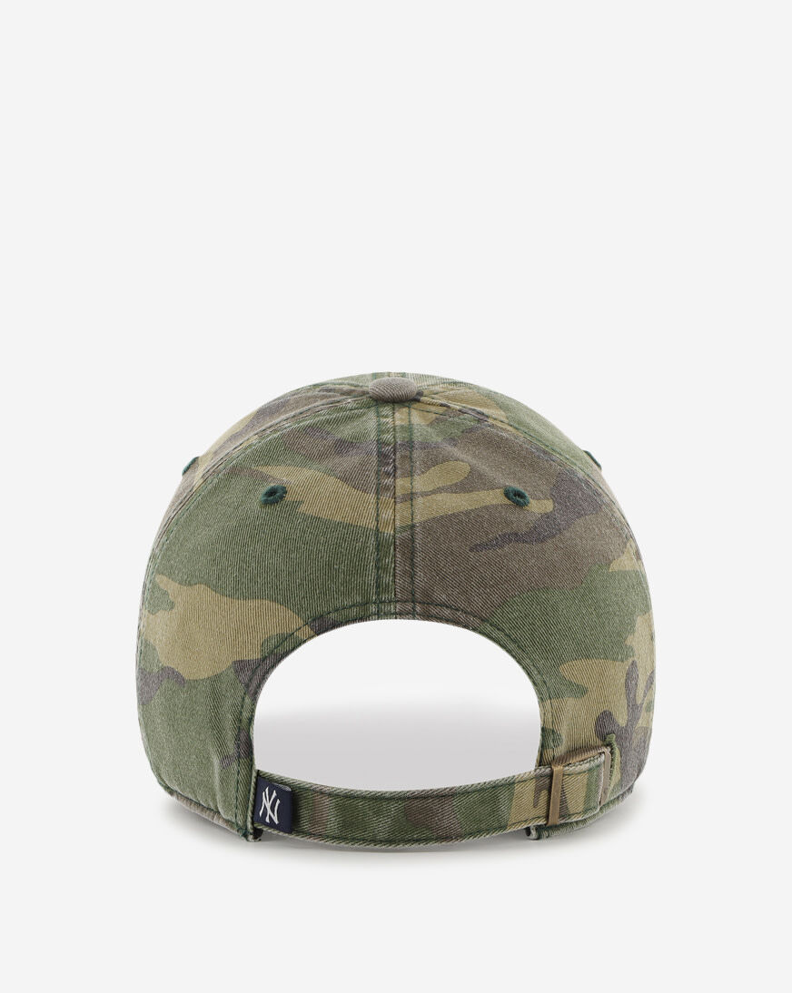 Shop '47 Brand New York Yankees Dad Cap B-CARGW17GWS-CMB-CM