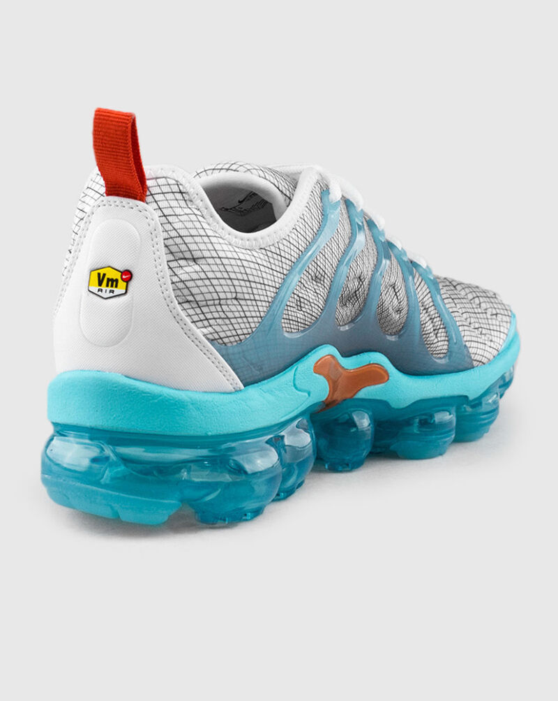 vapormax plus snipes