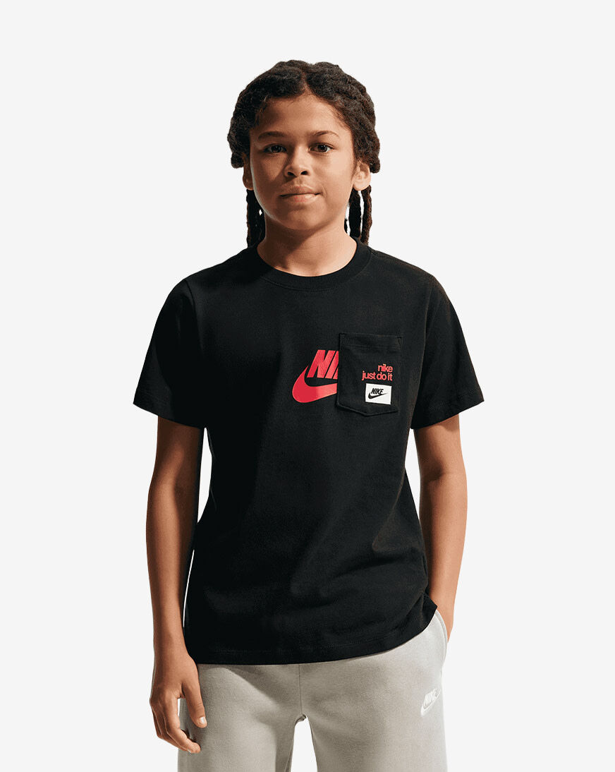 Shop Nike Big Kids' NSW T-Shirt IO2030-010 black | SNIPES USA