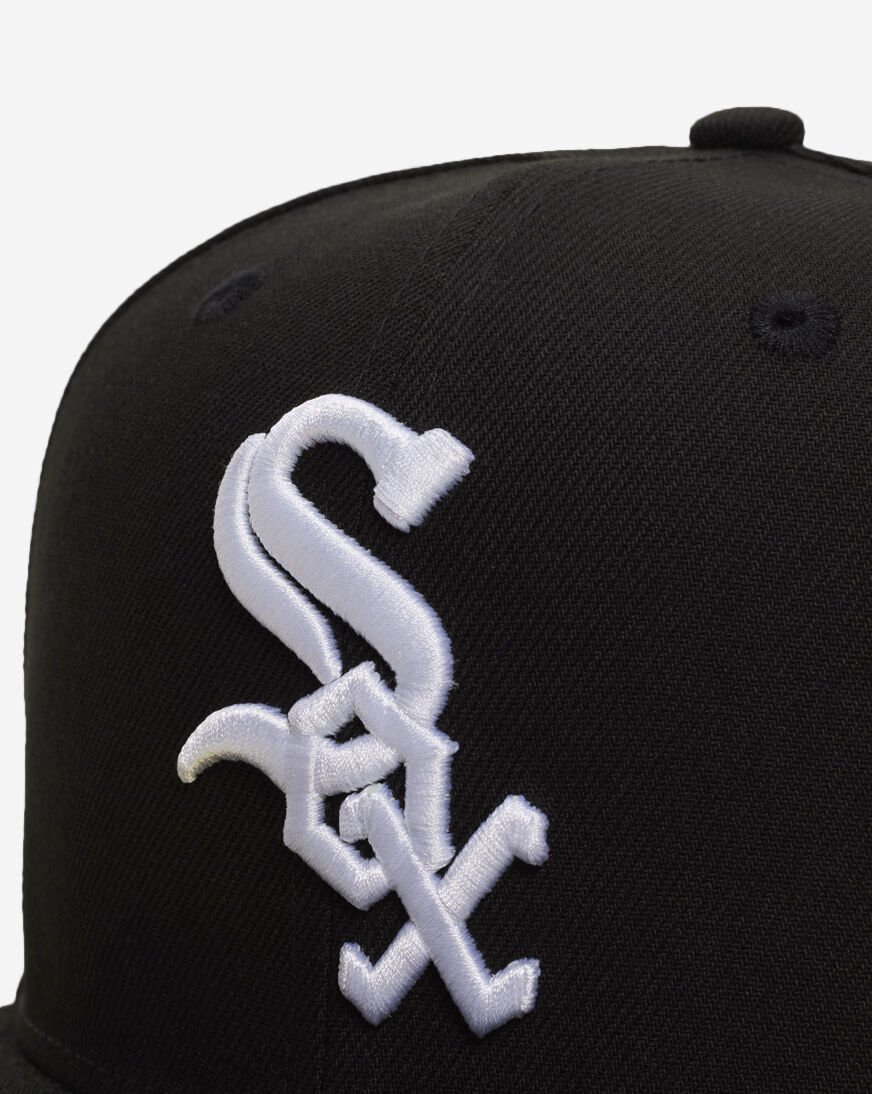 Shop New Era 59Fifty Chicago White Sox Core Fitted Hat 60399180