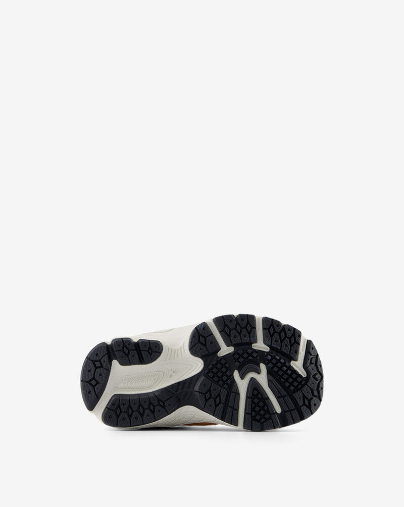 New Balance Toddler 2002 IC2002FJ Orange 4