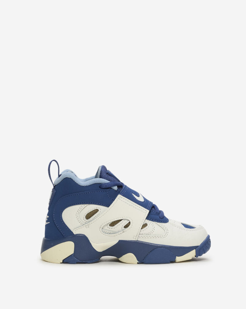 Nike Little Kids' Air Diamond Turf II IR4726-100 White 4