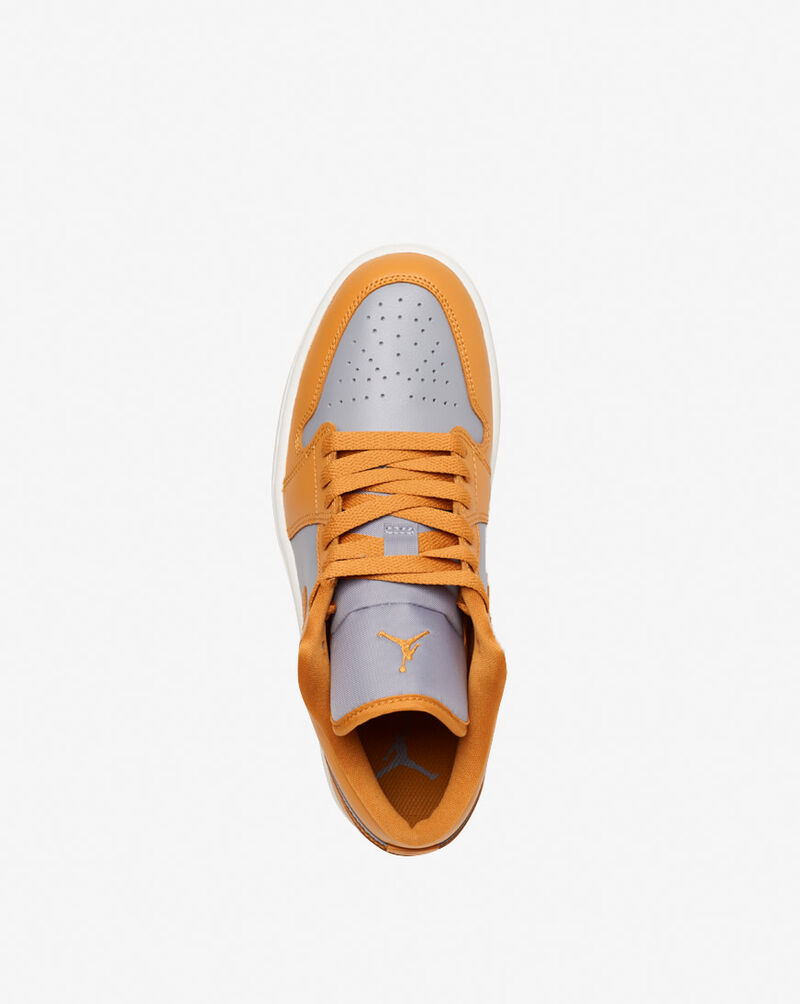 classics football shoes