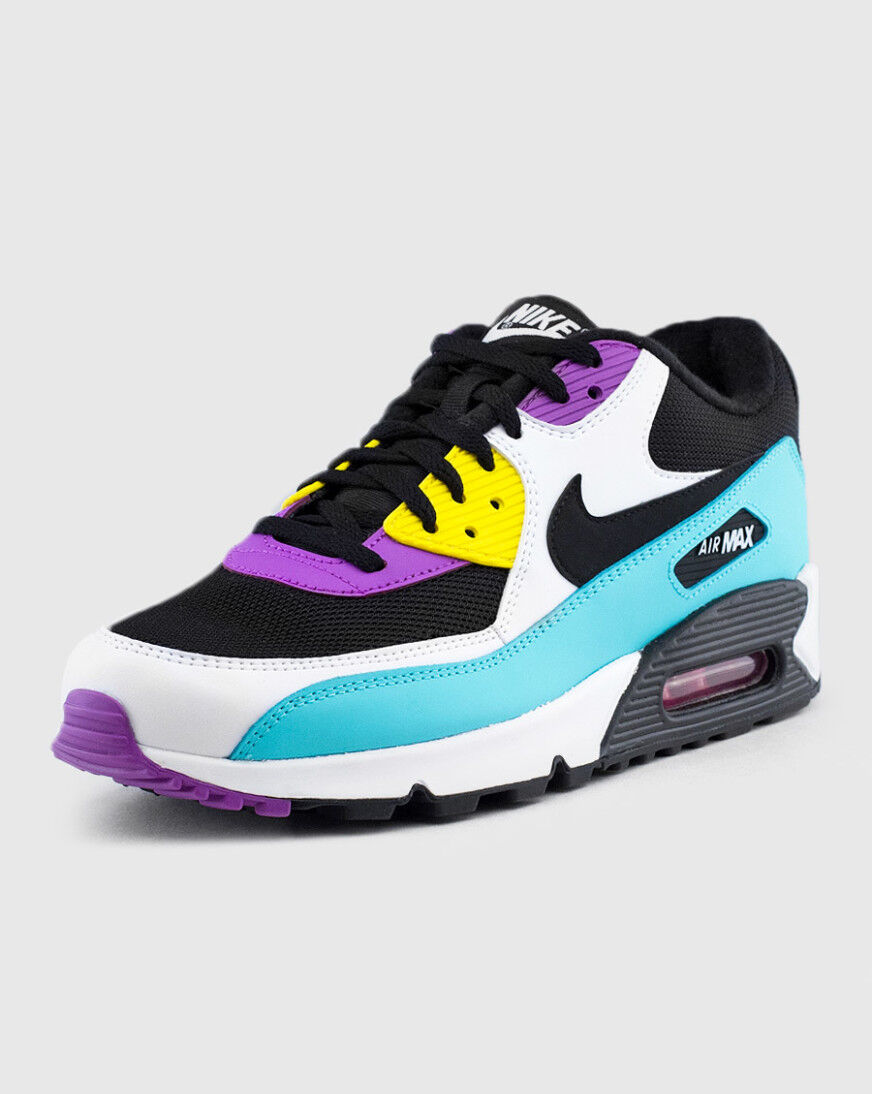 nike air max 90 essential trainers in purple