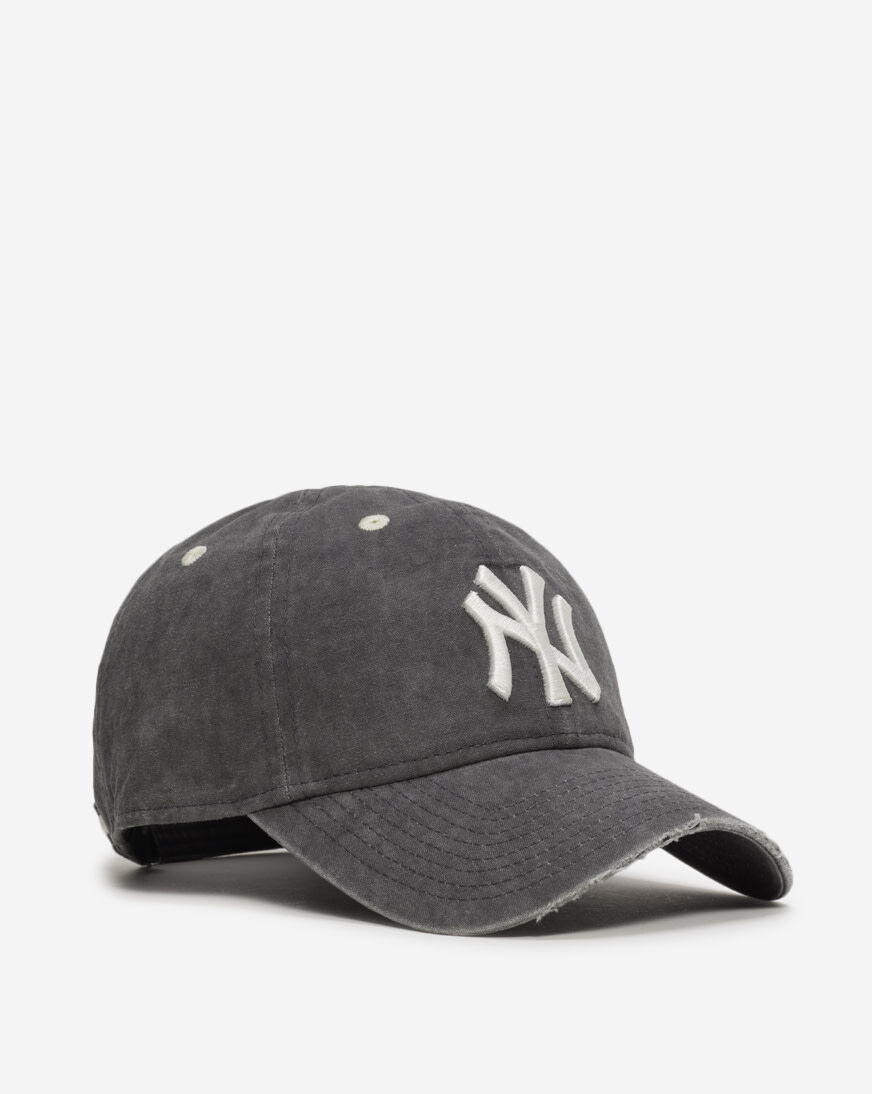 Shop New Era 9Twenty New York Yankees Distressed Adjustable Hat