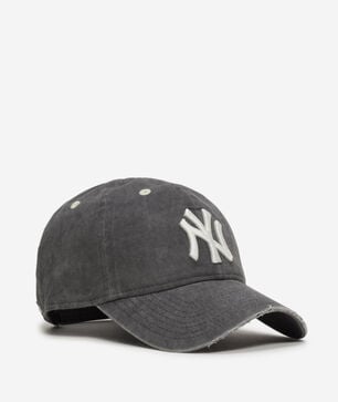 9Twenty New York Yankees Distressed Adjustable Hat
