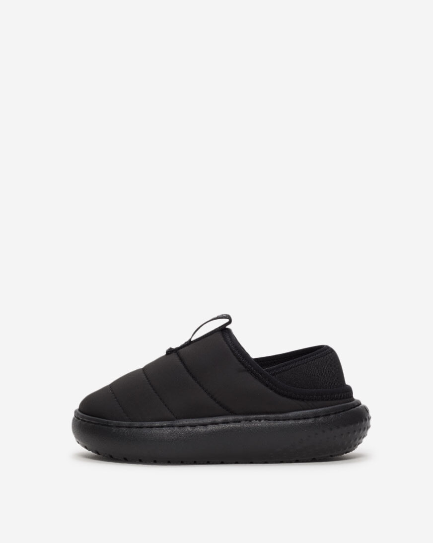Shop Crocs Pre-School Classic Puff Moc 210589-060K black | SNIPES USA