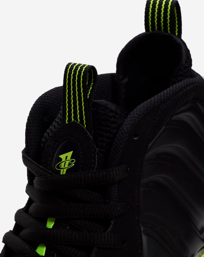 Nike Air Foamposite One HF2902-001 Black 8
